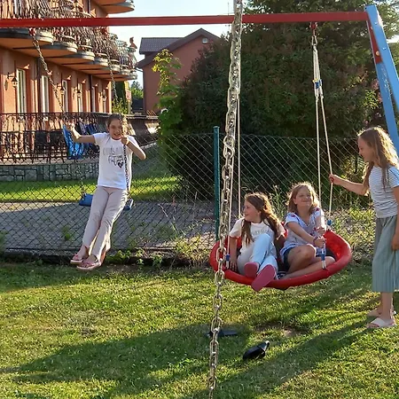 Bialy Zagiel Centrum Ustronia Morskiego * Устроне-Морске